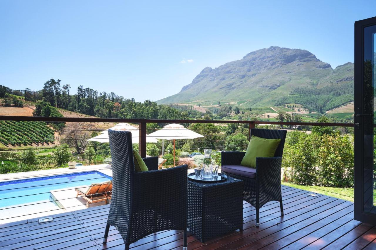 Alluvia Boutique Winery & Luxury Accommodation Stellenbosch Zewnętrze zdjęcie View of the Hottentots-Holland Mountains from the Cape Winelands