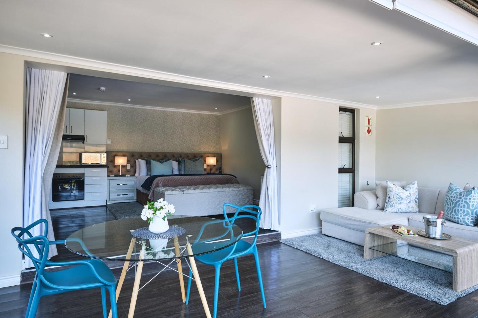 Alluvia Boutique Winery & Luxury Accommodation Stellenbosch Pokój zdjęcie A studio apartment in Cape Town, South Africa